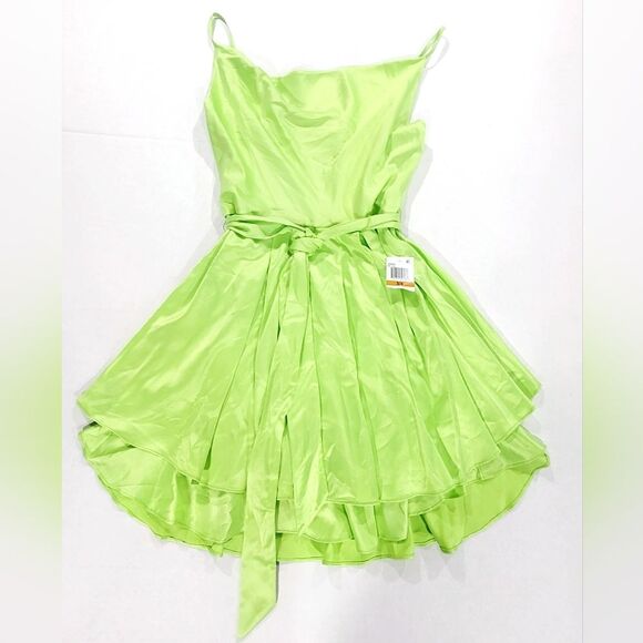 B. Darlin Satin Cowlneck Tiered Fit & Flare Mini Dress Lime Juniors Size 3/4 NWT - Picture 1 of 13